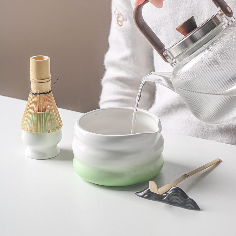 Coffret matcha artisanal à fond plat "Doudoune" avec bec verseur